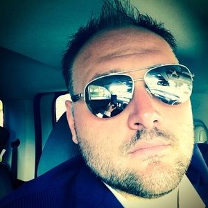 Meet your Posher, Lee